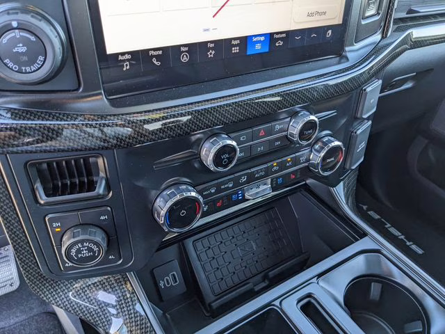 2025 White Metallic Ford F-150 Lariat 4X4 Truck