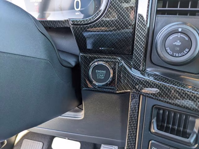 2025 White Metallic Ford F-150 Lariat 4X4 Truck