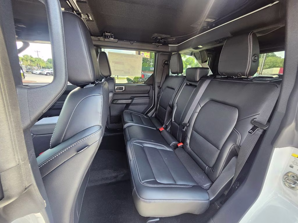 2026 Oxford White Ford Bronco Outer Banks 4X4 SUV