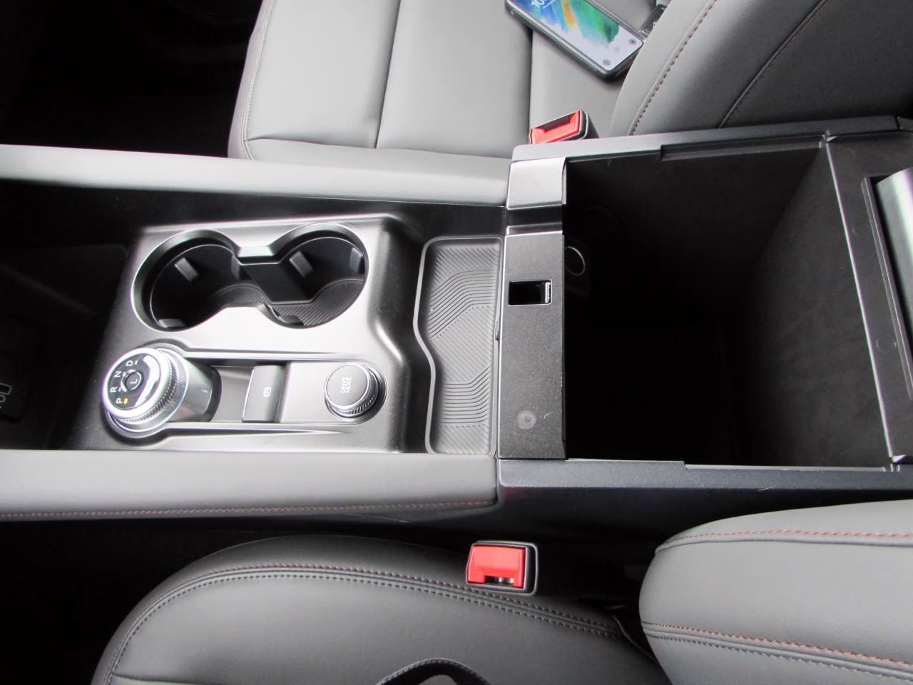 2026 Agate Black Metallic Ford Explorer Active 4X4 SUV