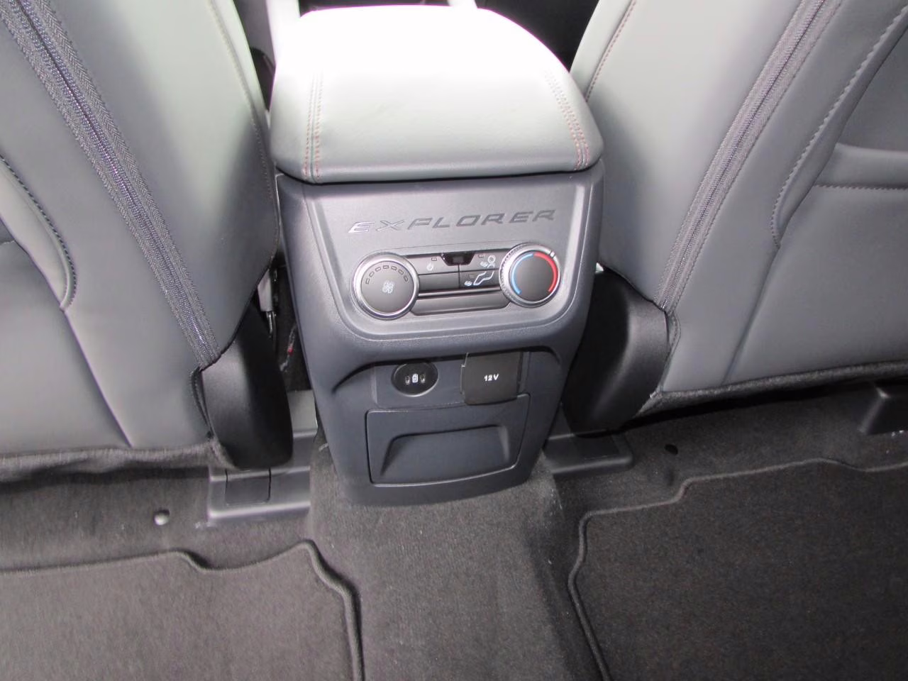 2026 Agate Black Metallic Ford Explorer Active 4X4 SUV