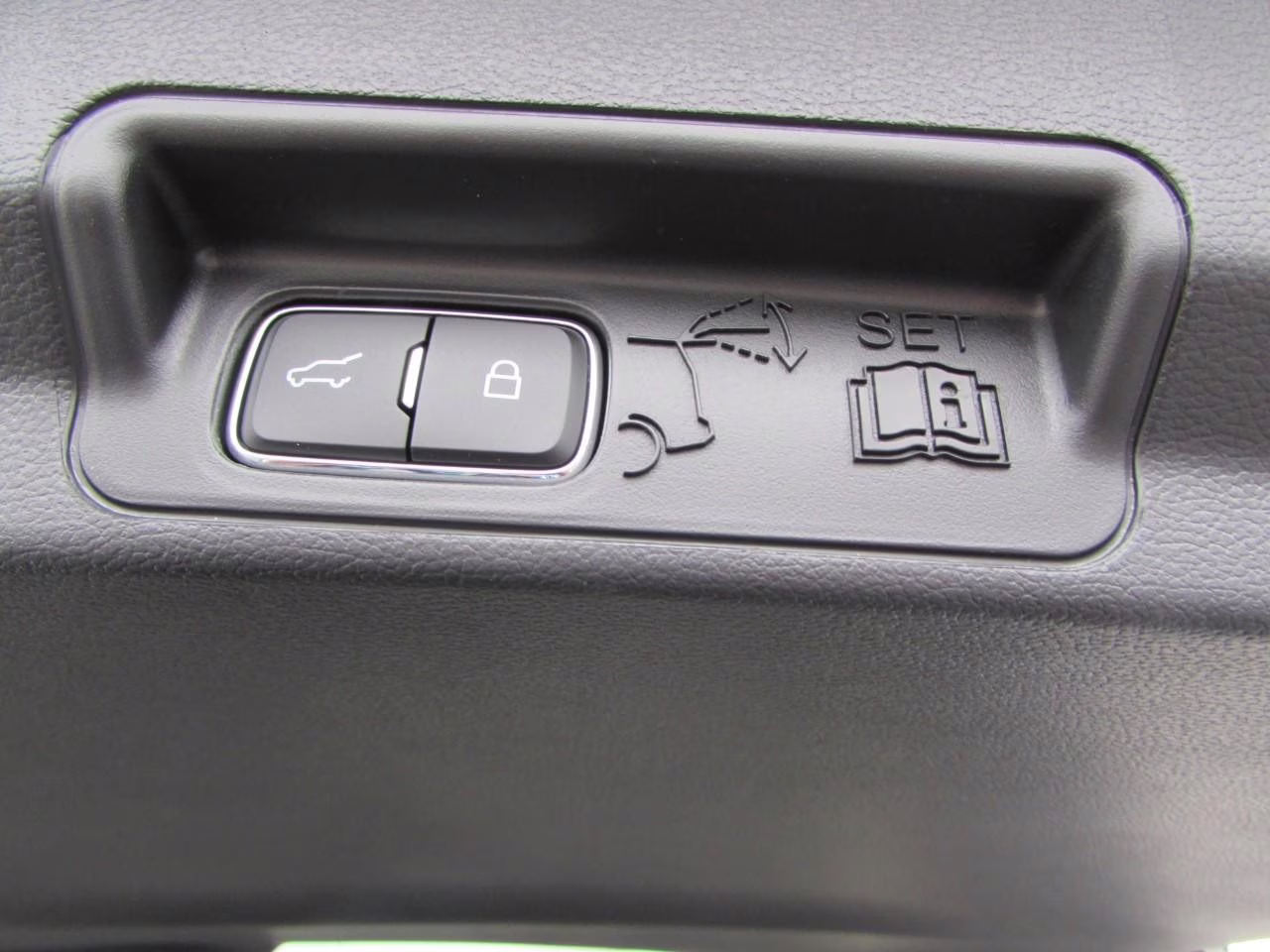 2026 Agate Black Metallic Ford Explorer Active 4X4 SUV