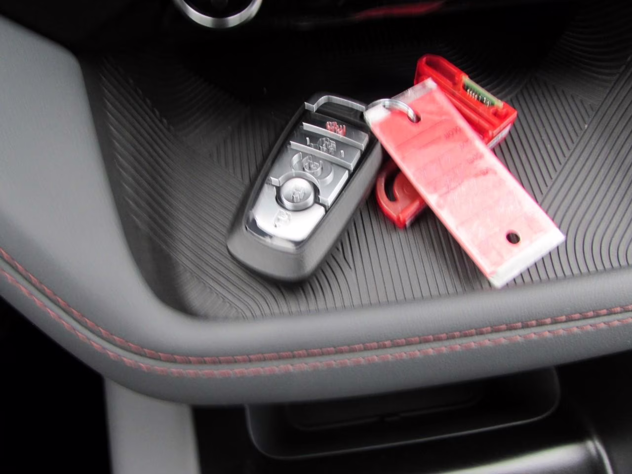 2026 Agate Black Metallic Ford Explorer Active 4X4 SUV