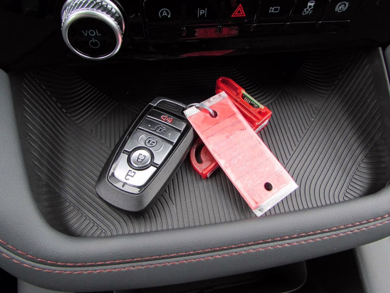 2026 Agate Black Metallic Ford Explorer Active 4X4 SUV