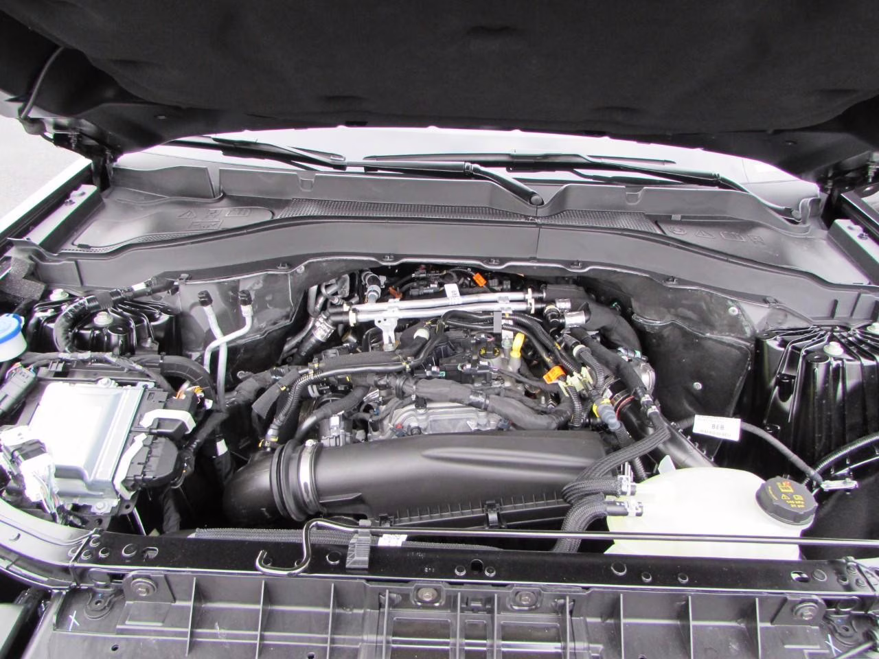 2026 Agate Black Metallic Ford Explorer Active 4X4 SUV