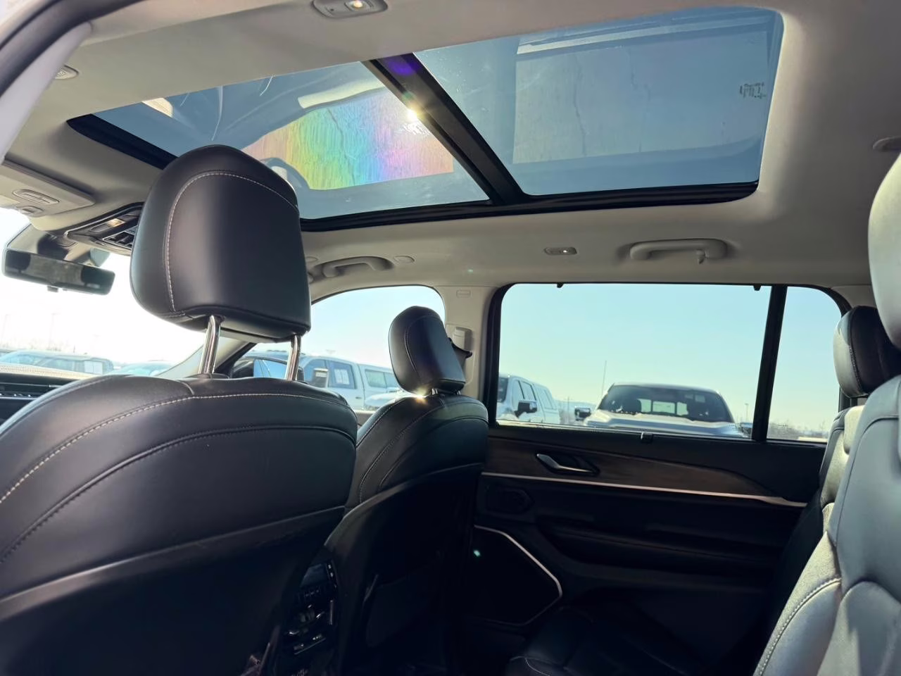 2022 Bright White Clearcoat Jeep Grand Cherokee L Limited 4X4 SUV