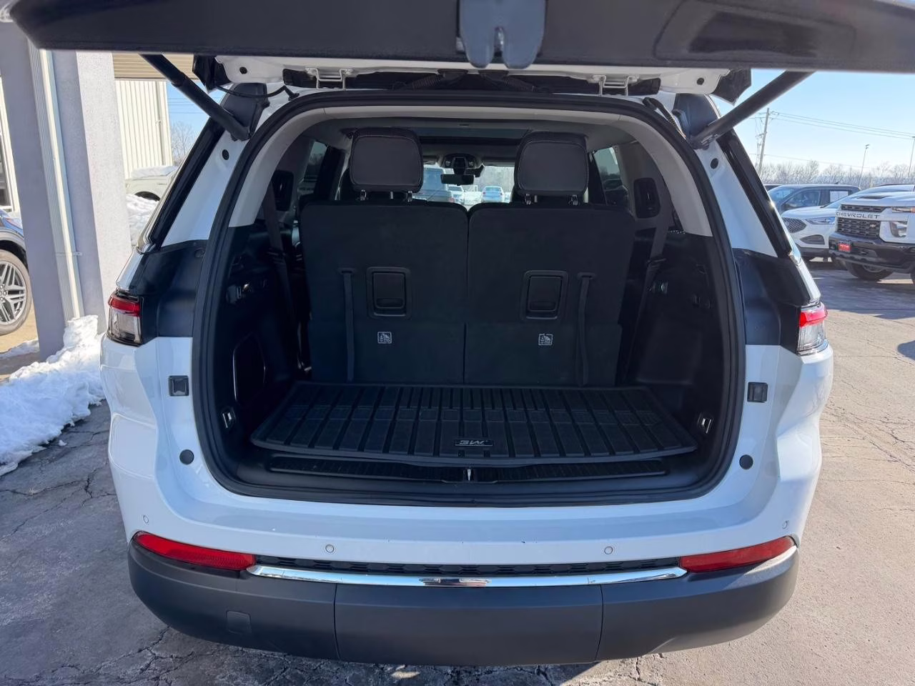 2022 Bright White Clearcoat Jeep Grand Cherokee L Limited 4X4 SUV