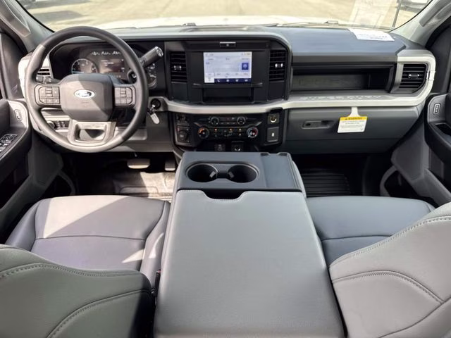 2026 Oxford White Ford Super Duty F-350 DRW XL 4X4 Chassis