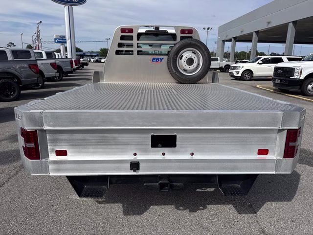 2026 Oxford White Ford Super Duty F-350 DRW XL 4X4 Chassis