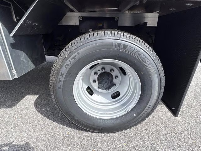 2026 Oxford White Ford Super Duty F-350 DRW XL 4X4 Chassis