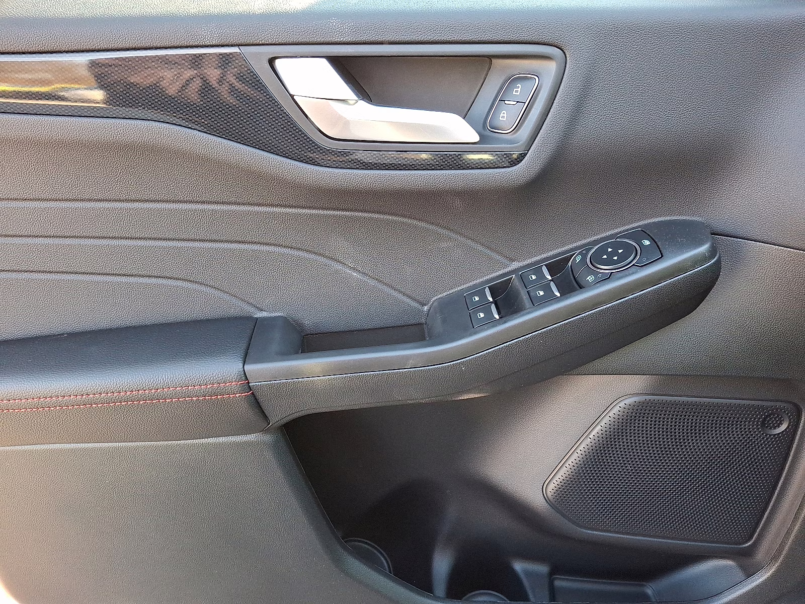 2026 space silver metallic - A3 Ford Escape ST-Line Select AWD