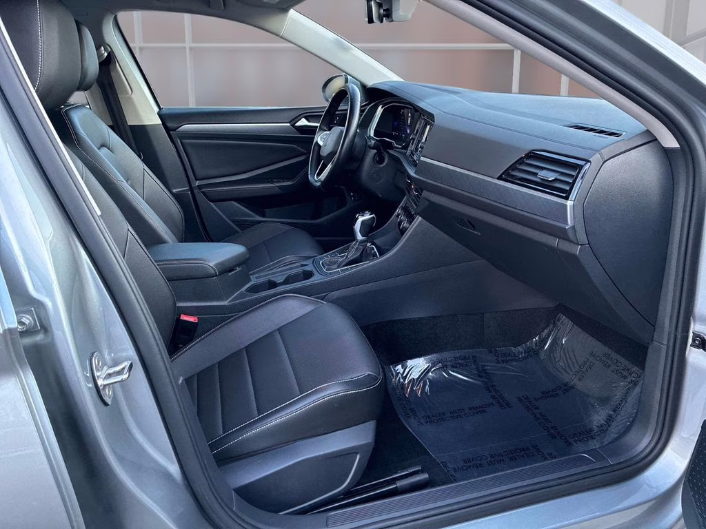 2024 Silver Volkswagen Jetta 1.5T SE FWD Sedan