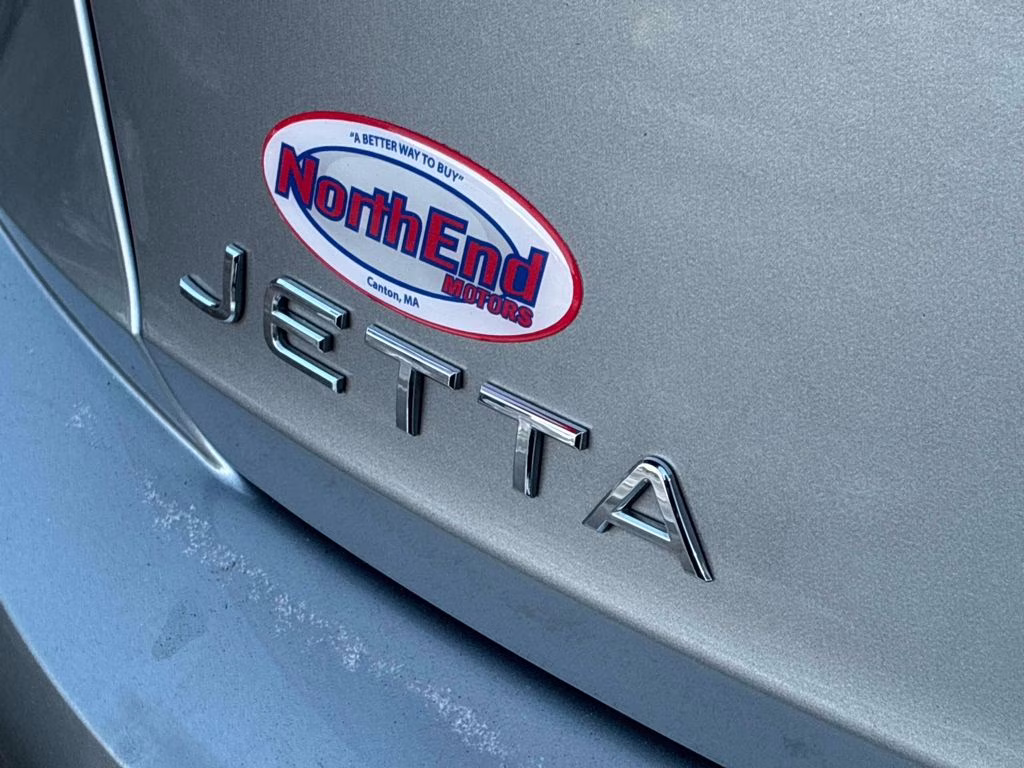 2024 Silver Volkswagen Jetta 1.5T SE FWD Sedan