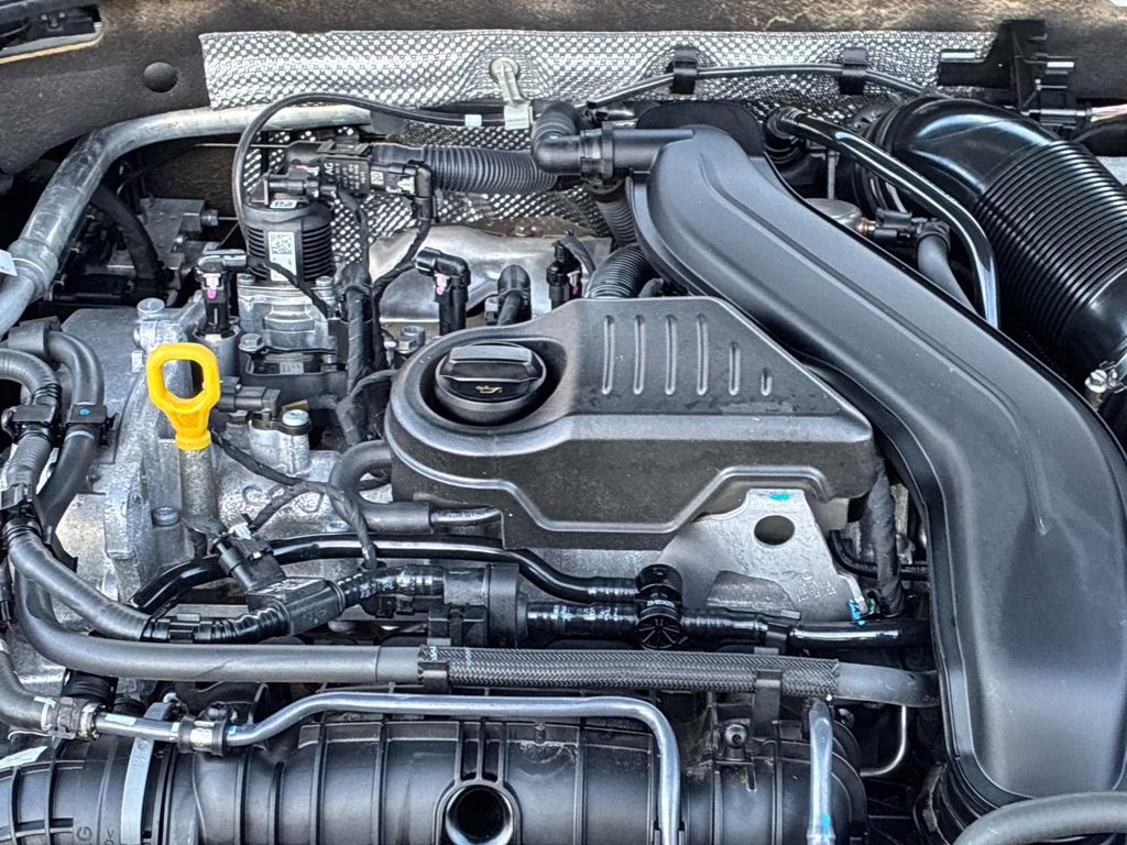 2024 Silver Volkswagen Jetta 1.5T SE FWD Sedan