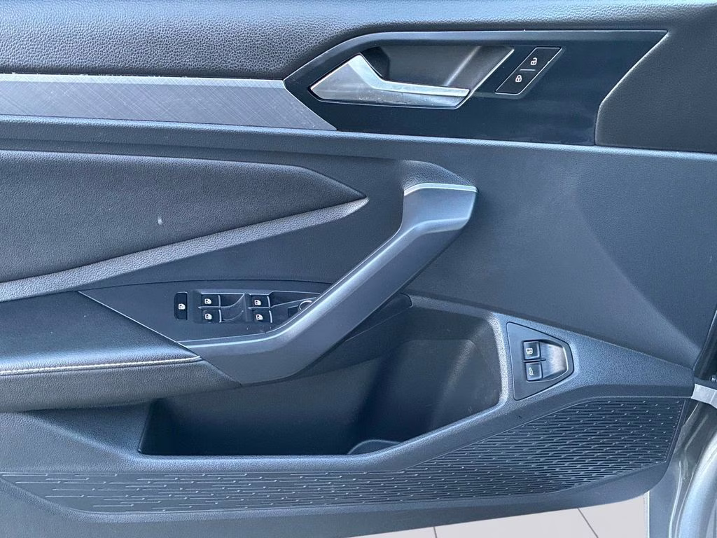 2024 Silver Volkswagen Jetta 1.5T SE FWD Sedan