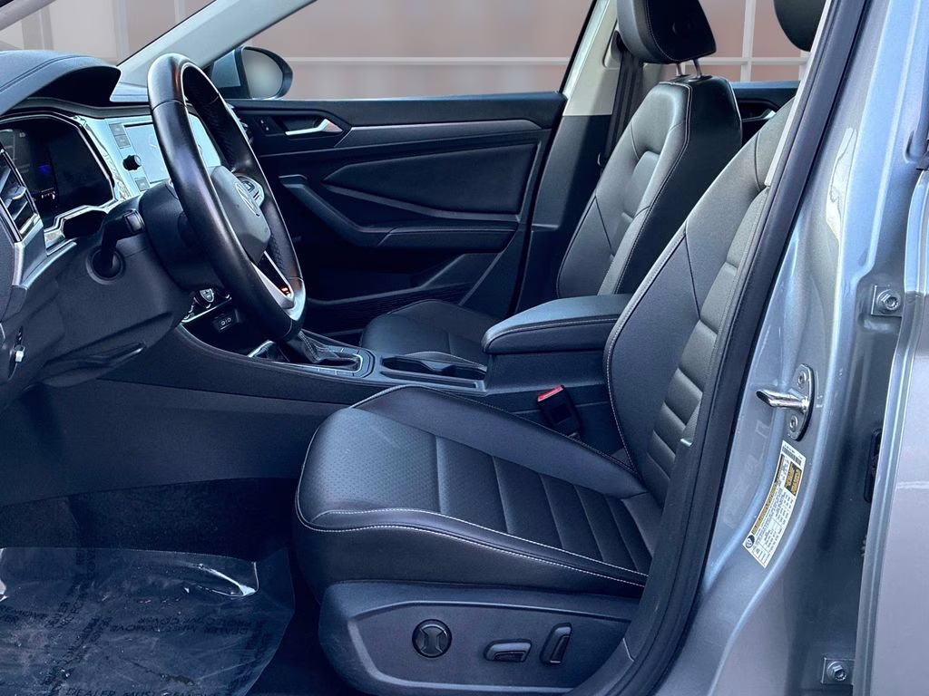 2024 Silver Volkswagen Jetta 1.5T SE FWD Sedan
