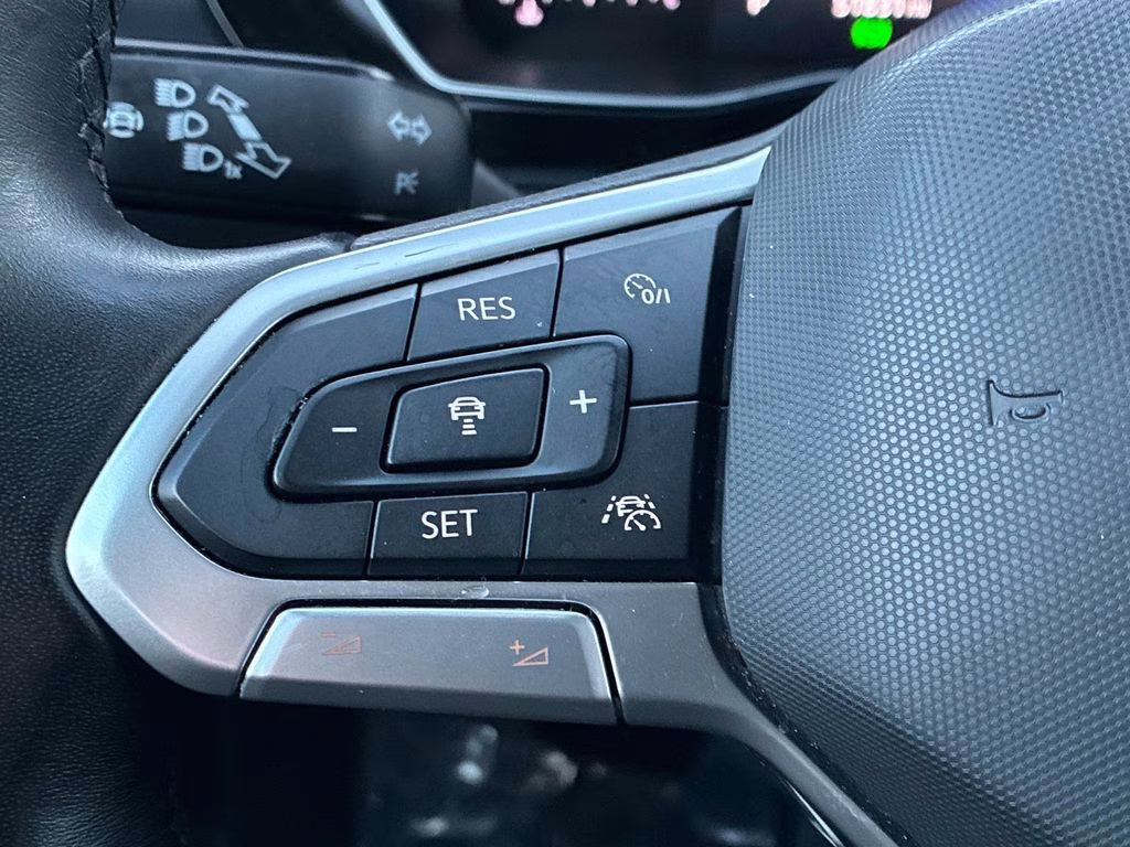 2024 Silver Volkswagen Jetta 1.5T SE FWD Sedan