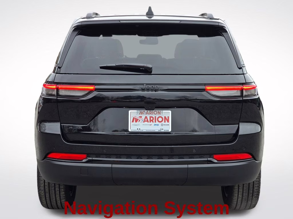 2025 Diamond Black Crystal Pearlcoat Jeep Grand Cherokee Limited 4X4 SUV