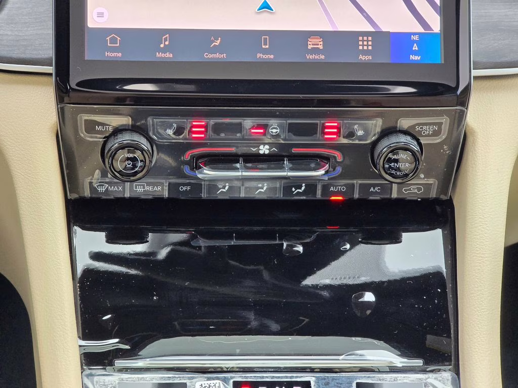 2025 Diamond Black Crystal Pearlcoat Jeep Grand Cherokee Limited 4X4 SUV