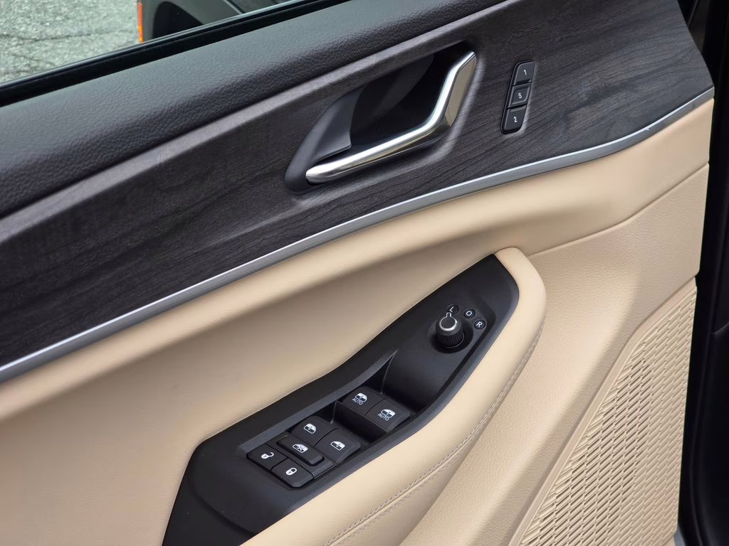 2025 Diamond Black Crystal Pearlcoat Jeep Grand Cherokee Limited 4X4 SUV