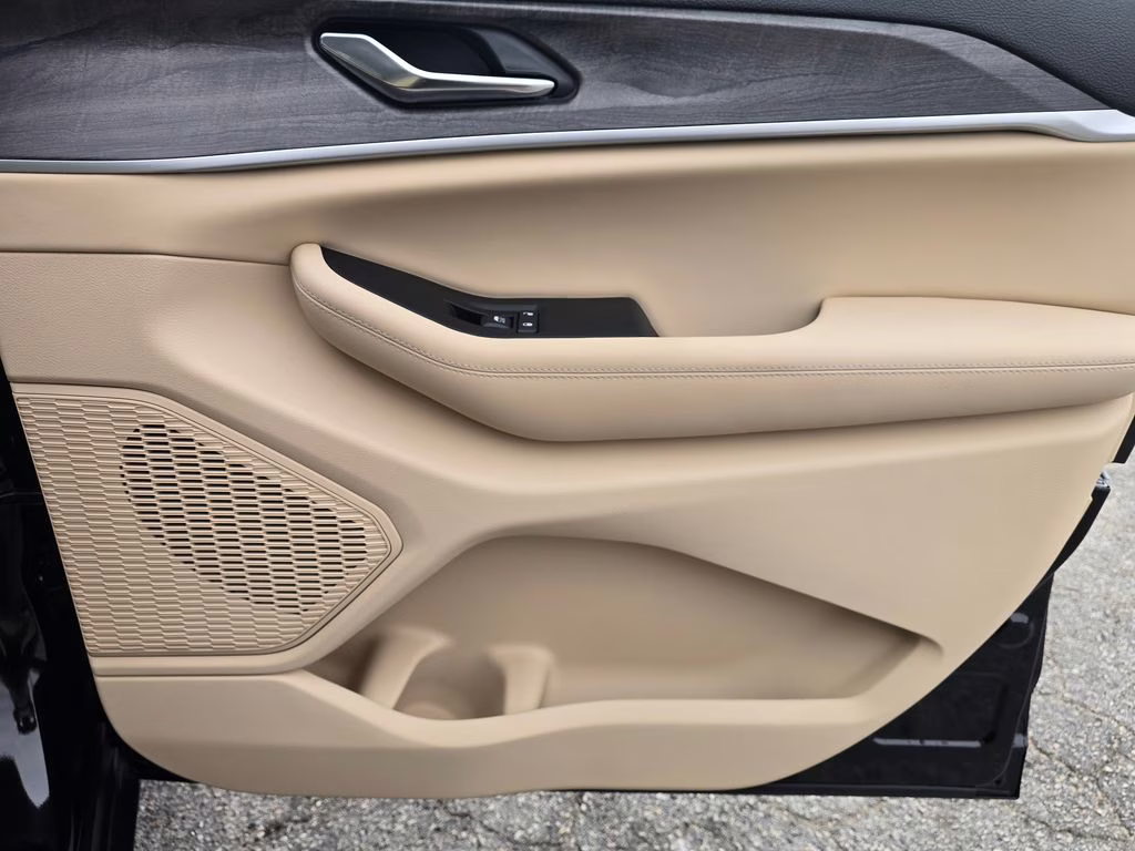 2025 Diamond Black Crystal Pearlcoat Jeep Grand Cherokee Limited 4X4 SUV