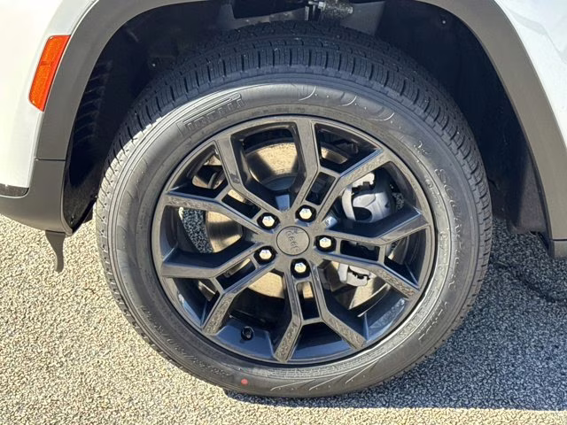 2025 Bright White Clearcoat Jeep Grand Cherokee L Limited 4X4 SUV