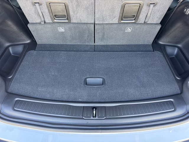 2025 Bright White Clearcoat Jeep Grand Cherokee L Limited 4X4 SUV