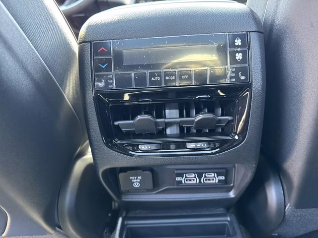 2025 Bright White Clearcoat Jeep Grand Cherokee L Limited 4X4 SUV