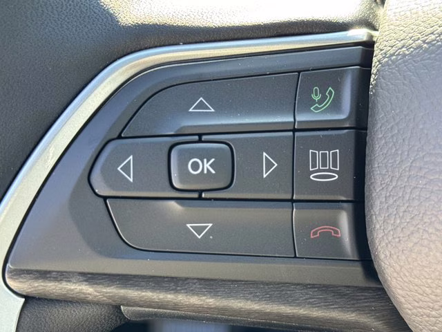 2025 Bright White Clearcoat Jeep Grand Cherokee L Limited 4X4 SUV