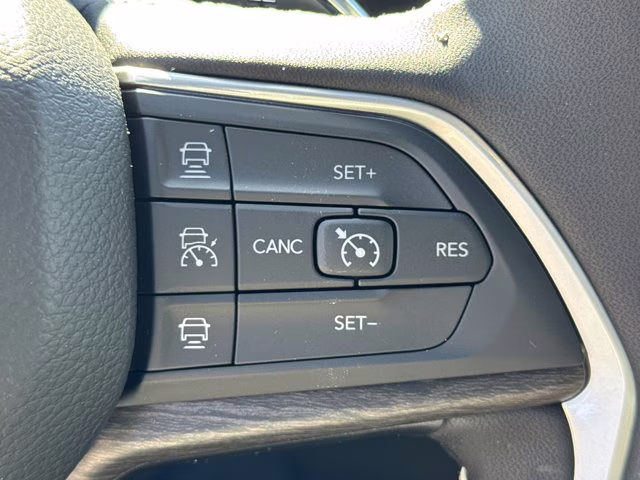 2025 Bright White Clearcoat Jeep Grand Cherokee L Limited 4X4 SUV