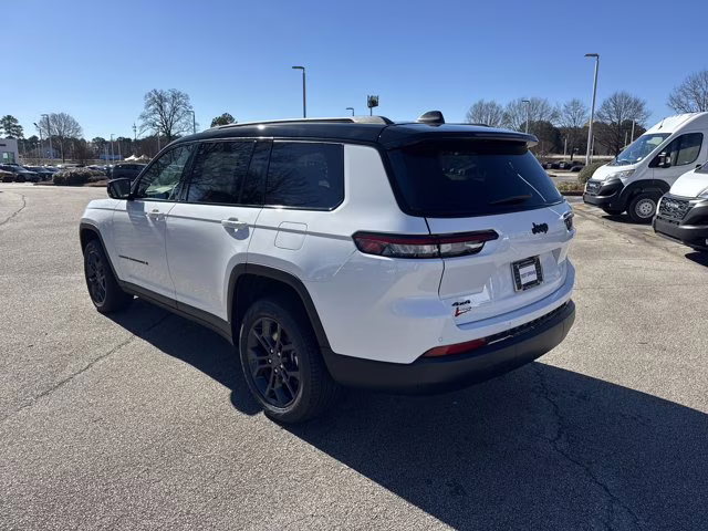 2025 Bright White Clearcoat Jeep Grand Cherokee L Limited 4X4 SUV