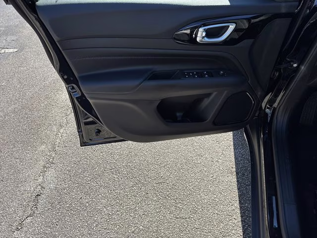 2026 Diamond Black Crystal Pearlcoat Jeep Compass Latitude Altitude 4X4 SUV