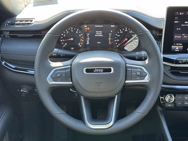 2026 Diamond Black Crystal Pearlcoat Jeep Compass Latitude Altitude 4X4 SUV