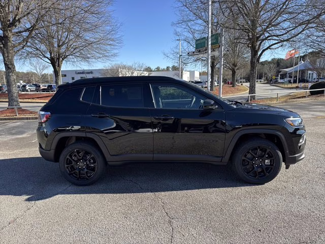 2026 Diamond Black Crystal Pearlcoat Jeep Compass Latitude Altitude 4X4 SUV