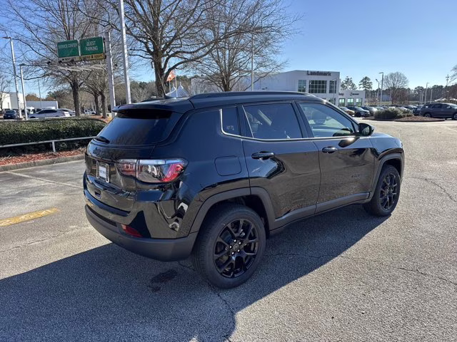 2026 Diamond Black Crystal Pearlcoat Jeep Compass Latitude Altitude 4X4 SUV