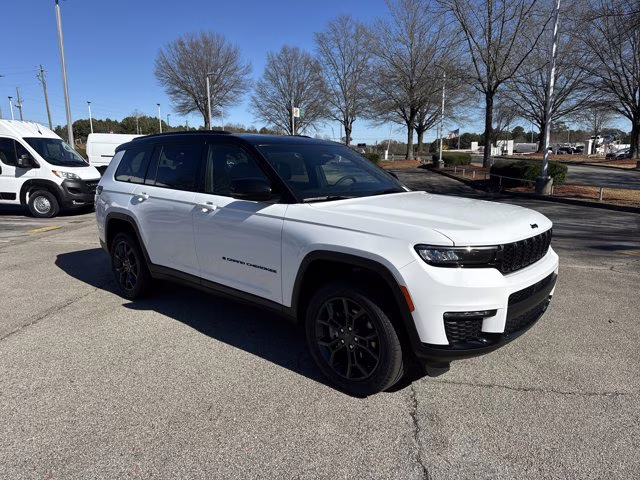 2025 Bright White Clearcoat Jeep Grand Cherokee L Limited 4X4 SUV