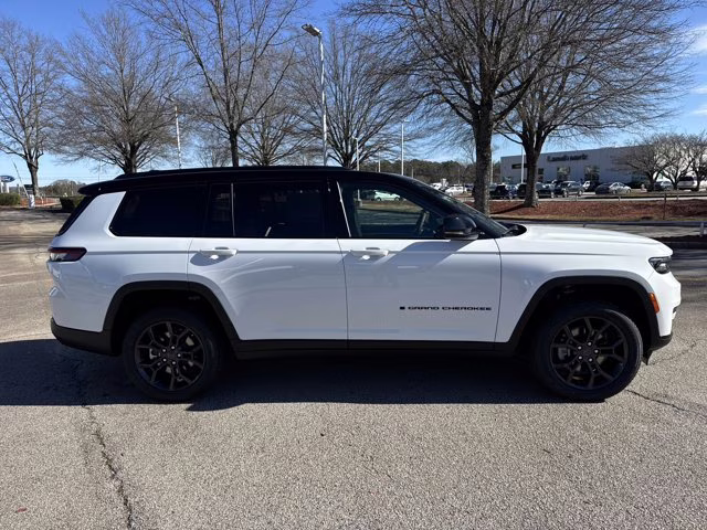 2025 Bright White Clearcoat Jeep Grand Cherokee L Limited 4X4 SUV