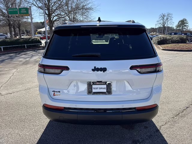 2025 Bright White Clearcoat Jeep Grand Cherokee L Limited 4X4 SUV