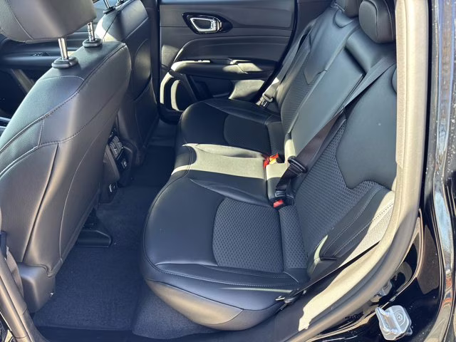 2026 Diamond Black Crystal Pearlcoat Jeep Compass Latitude Altitude 4X4 SUV