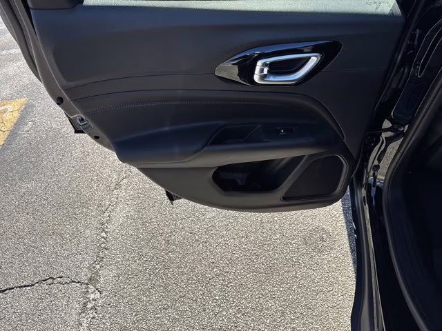 2026 Diamond Black Crystal Pearlcoat Jeep Compass Latitude Altitude 4X4 SUV