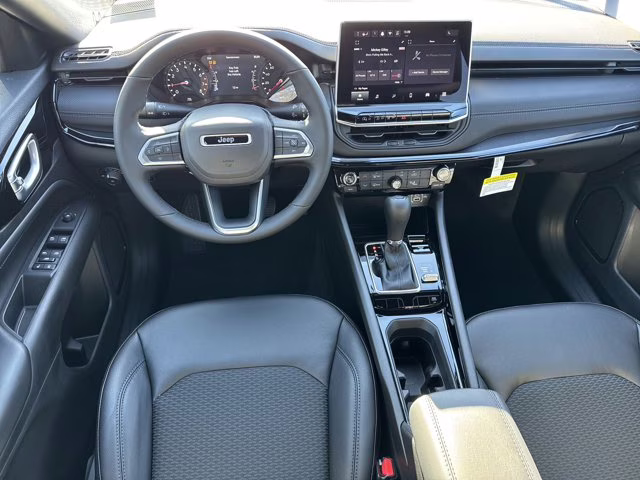 2026 Diamond Black Crystal Pearlcoat Jeep Compass Latitude Altitude 4X4 SUV