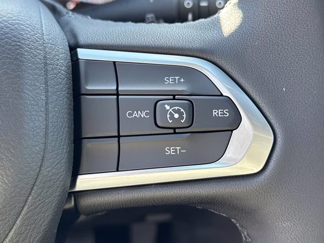 2026 Diamond Black Crystal Pearlcoat Jeep Compass Latitude Altitude 4X4 SUV