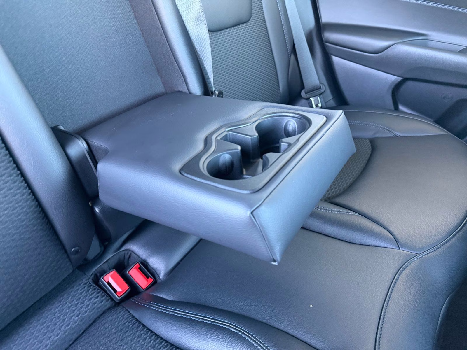 2026 silver zynith metallic clearcoat Jeep Compass Latitude 4X4 SUV