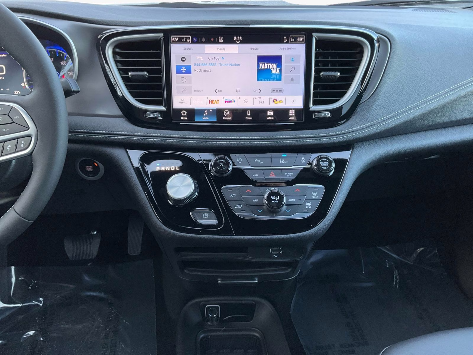 2026 Bright White Clearcoat Chrysler Pacifica Select AWD Van