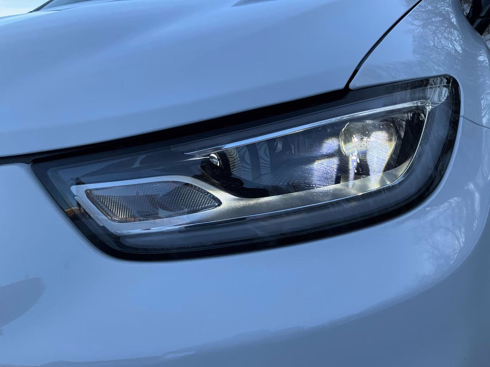 2026 Bright White Clearcoat Chrysler Pacifica Select AWD Van