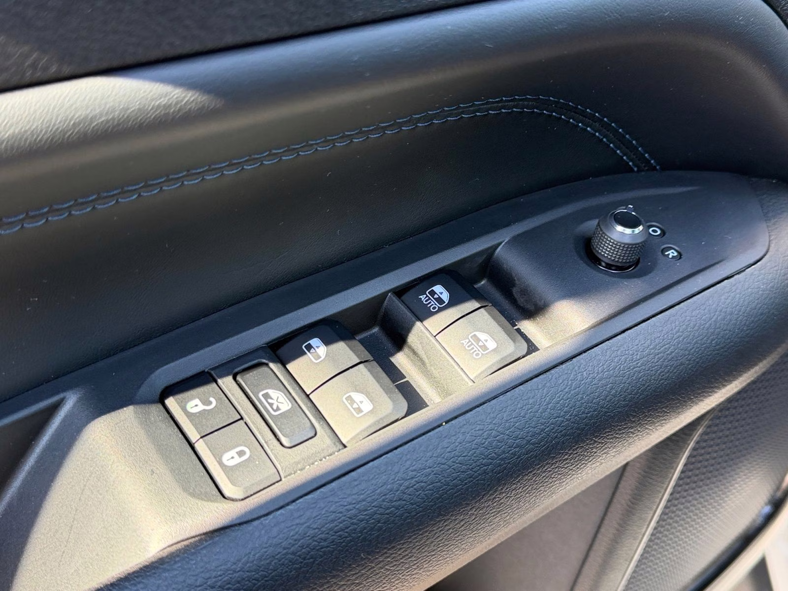 2026 silver zynith metallic clearcoat Jeep Compass Latitude 4X4 SUV