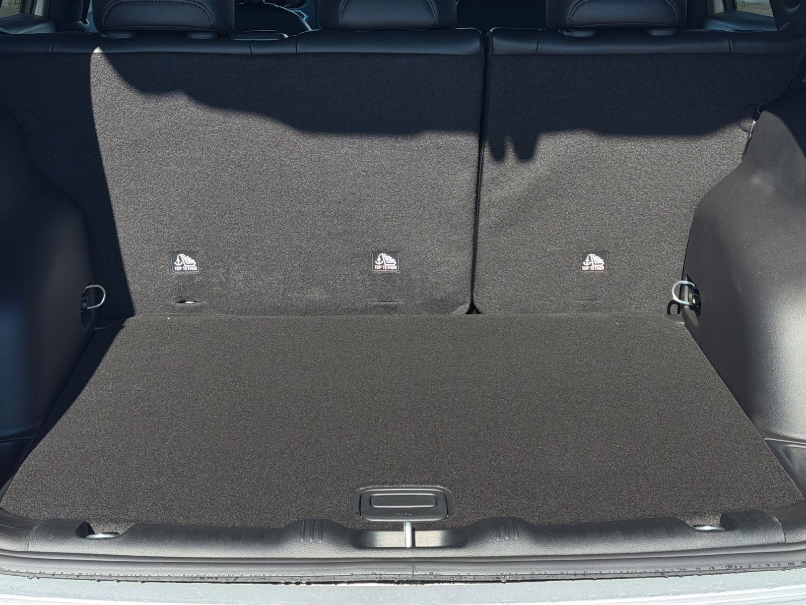 2026 silver zynith metallic clearcoat Jeep Compass Latitude 4X4 SUV