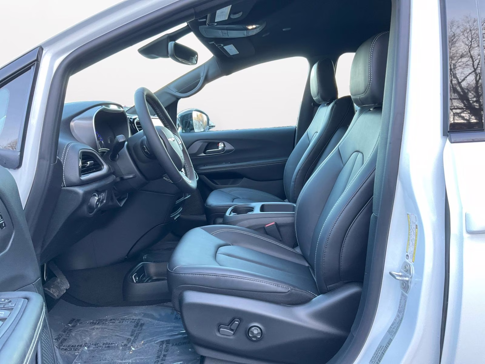 2026 Bright White Clearcoat Chrysler Pacifica Select AWD Van