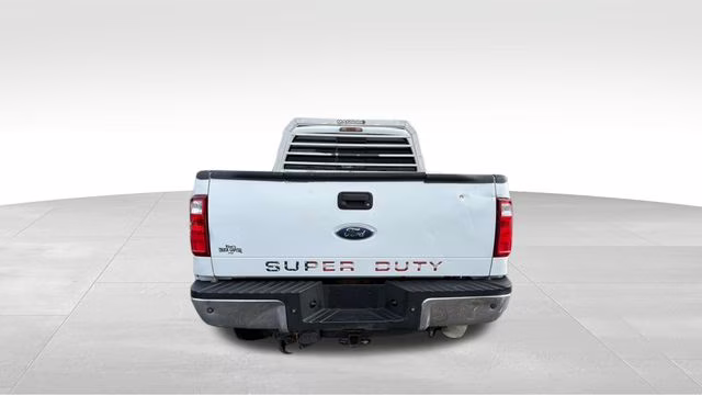 2009 White Ford Super Duty F-350 SRW Lariat 4X4 Truck