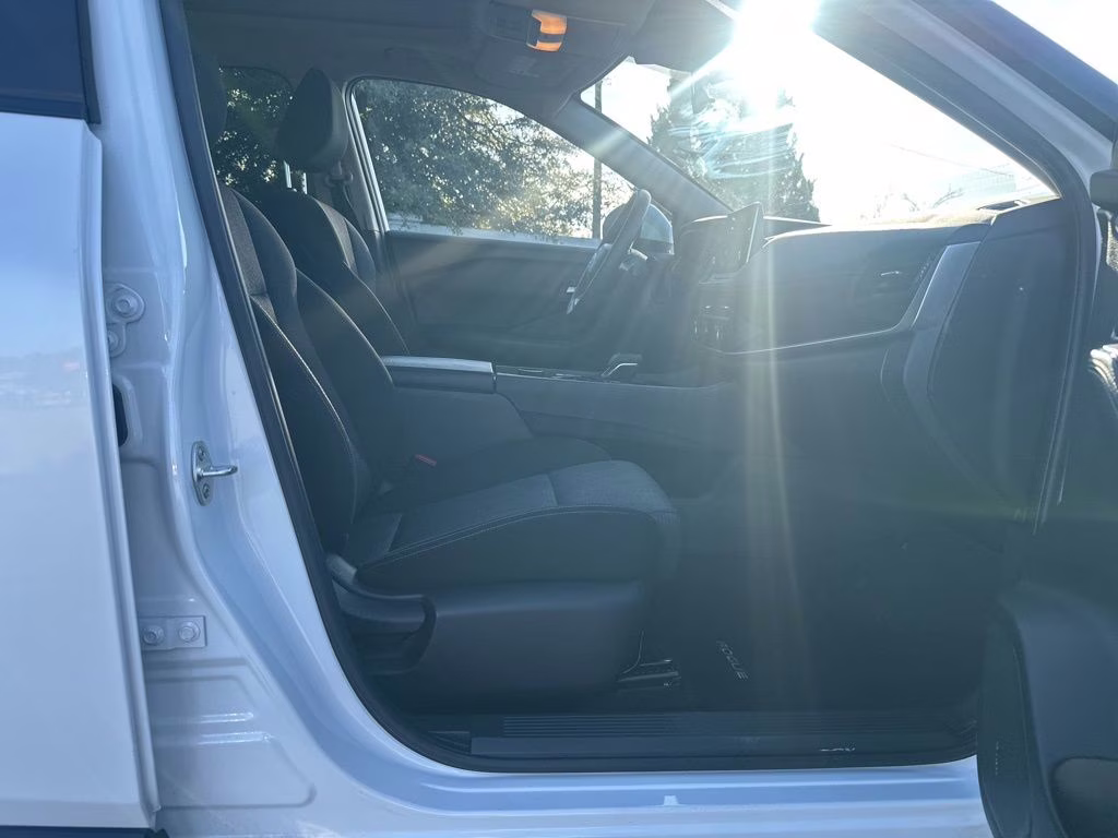 2025 Glacier White Nissan Rogue SV AWD SUV